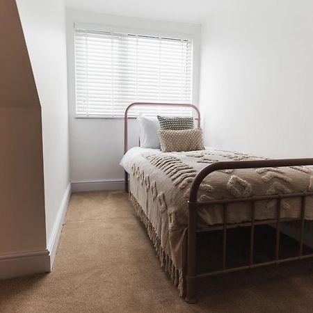 Feature Stone, Stunning Apartment, 2 X King Beds And Single, Sleeps 5 Castle Cary Exterior foto