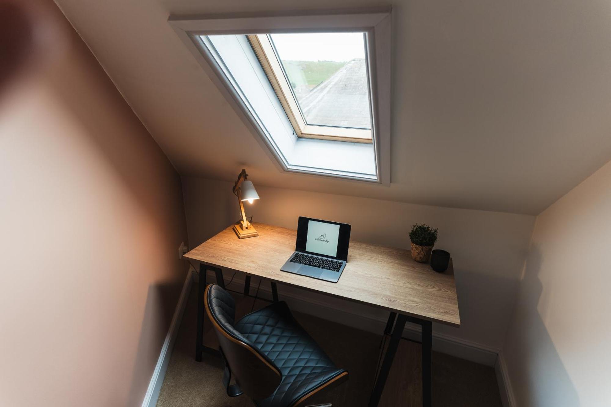 Feature Stone, Stunning Apartment, 2 X King Beds And Single, Sleeps 5 Castle Cary Exterior foto