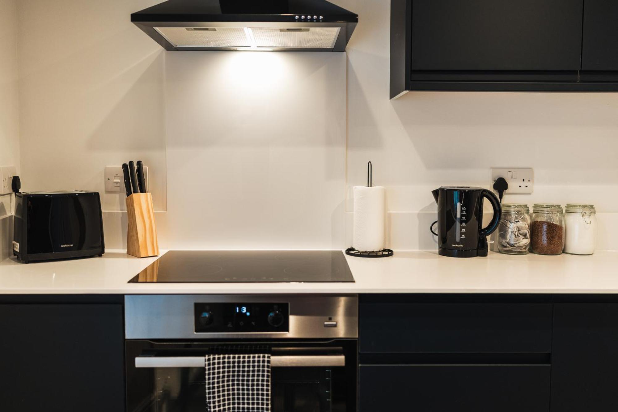 Feature Stone, Stunning Apartment, 2 X King Beds And Single, Sleeps 5 Castle Cary Exterior foto