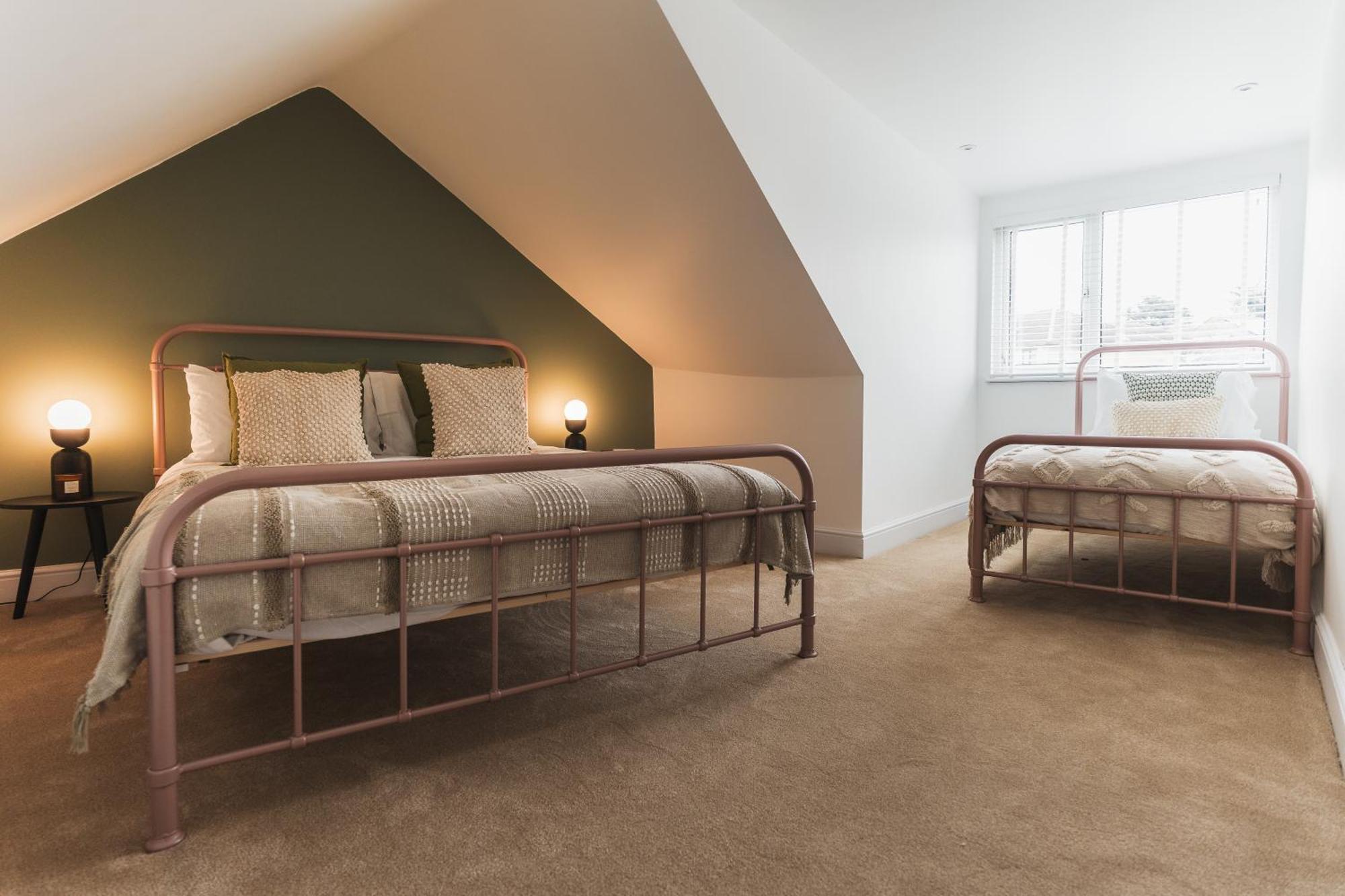 Feature Stone, Stunning Apartment, 2 X King Beds And Single, Sleeps 5 Castle Cary Exterior foto