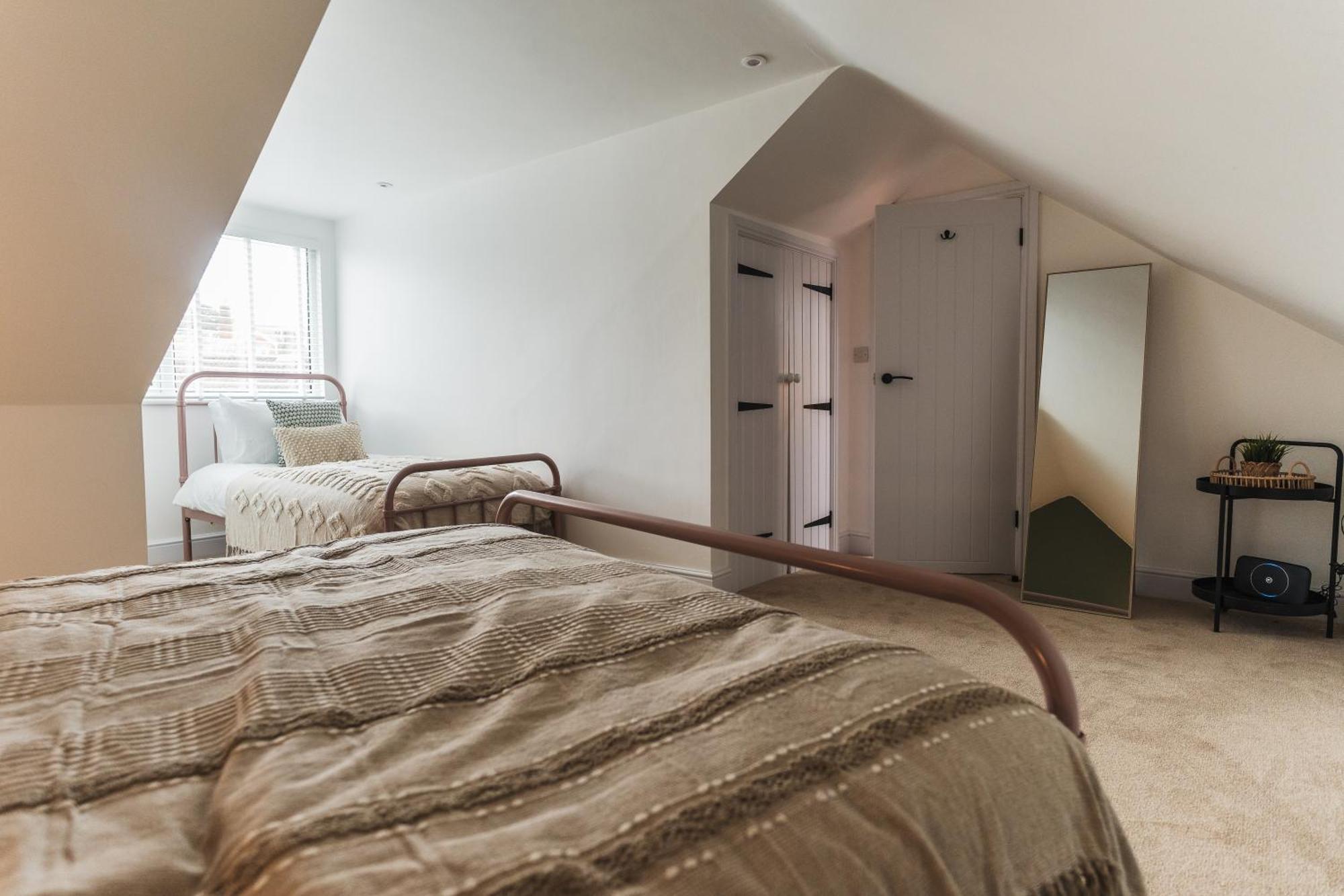 Feature Stone, Stunning Apartment, 2 X King Beds And Single, Sleeps 5 Castle Cary Exterior foto