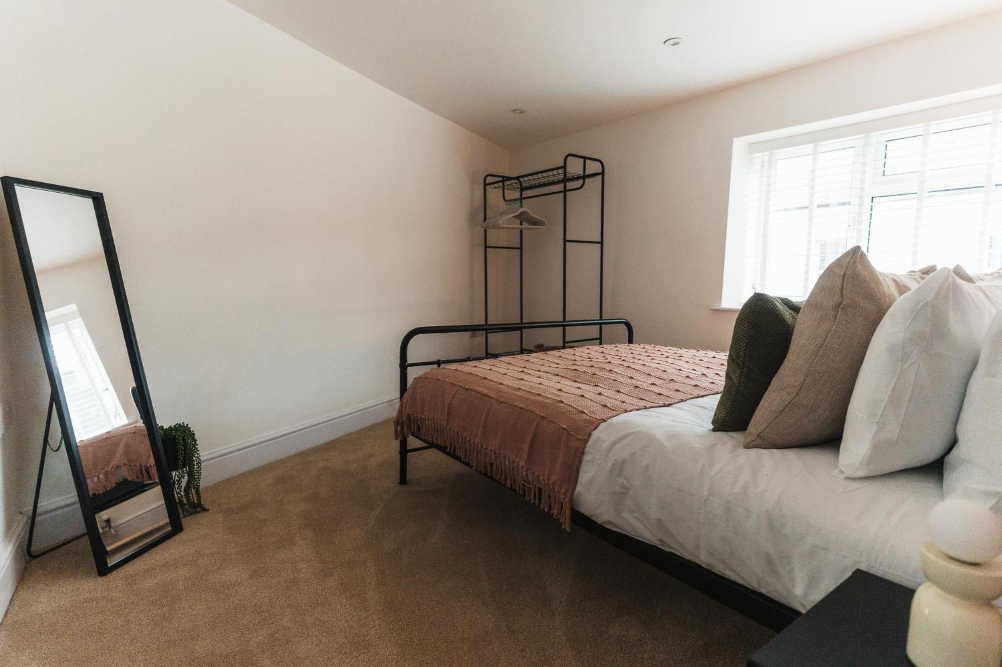 Feature Stone, Stunning Apartment, 2 X King Beds And Single, Sleeps 5 Castle Cary Exterior foto